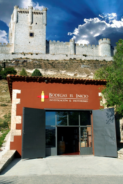 Bodegas el Inicio Ribera del Duero castillo Peñafiel