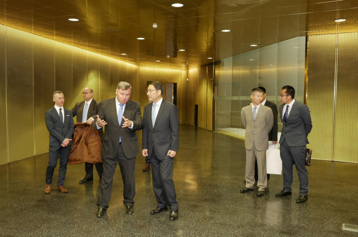 El embajador de China