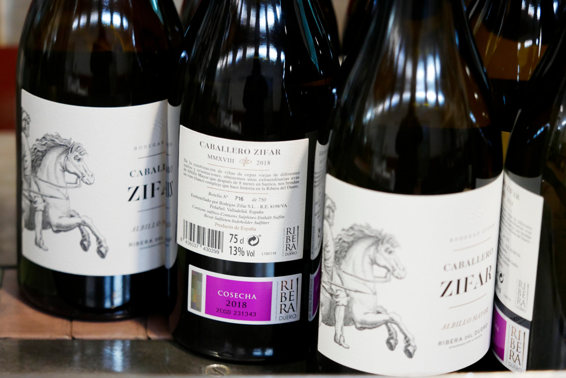 Ribera del Duero lanza al mercado su primer vino blanco con contraetiqueta oficial de la Denominación de Origen Protegida