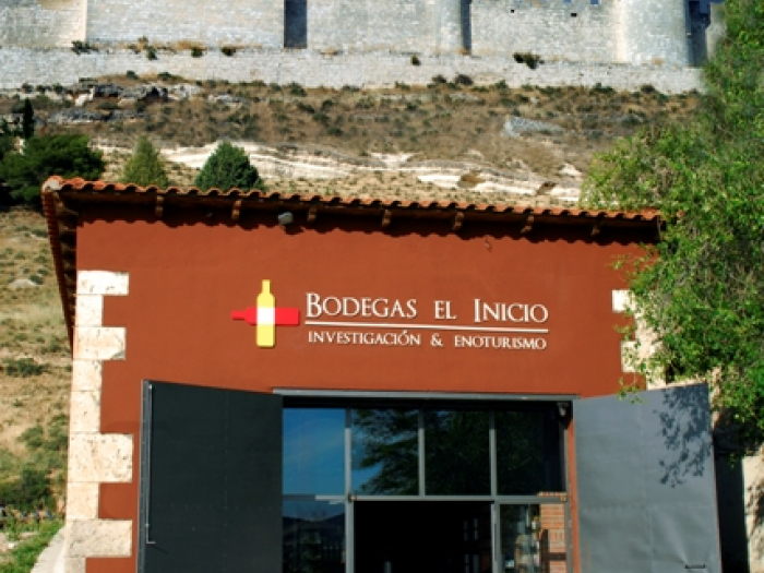 Bodegas el Inicio Ribera del Duero castillo Peñafiel